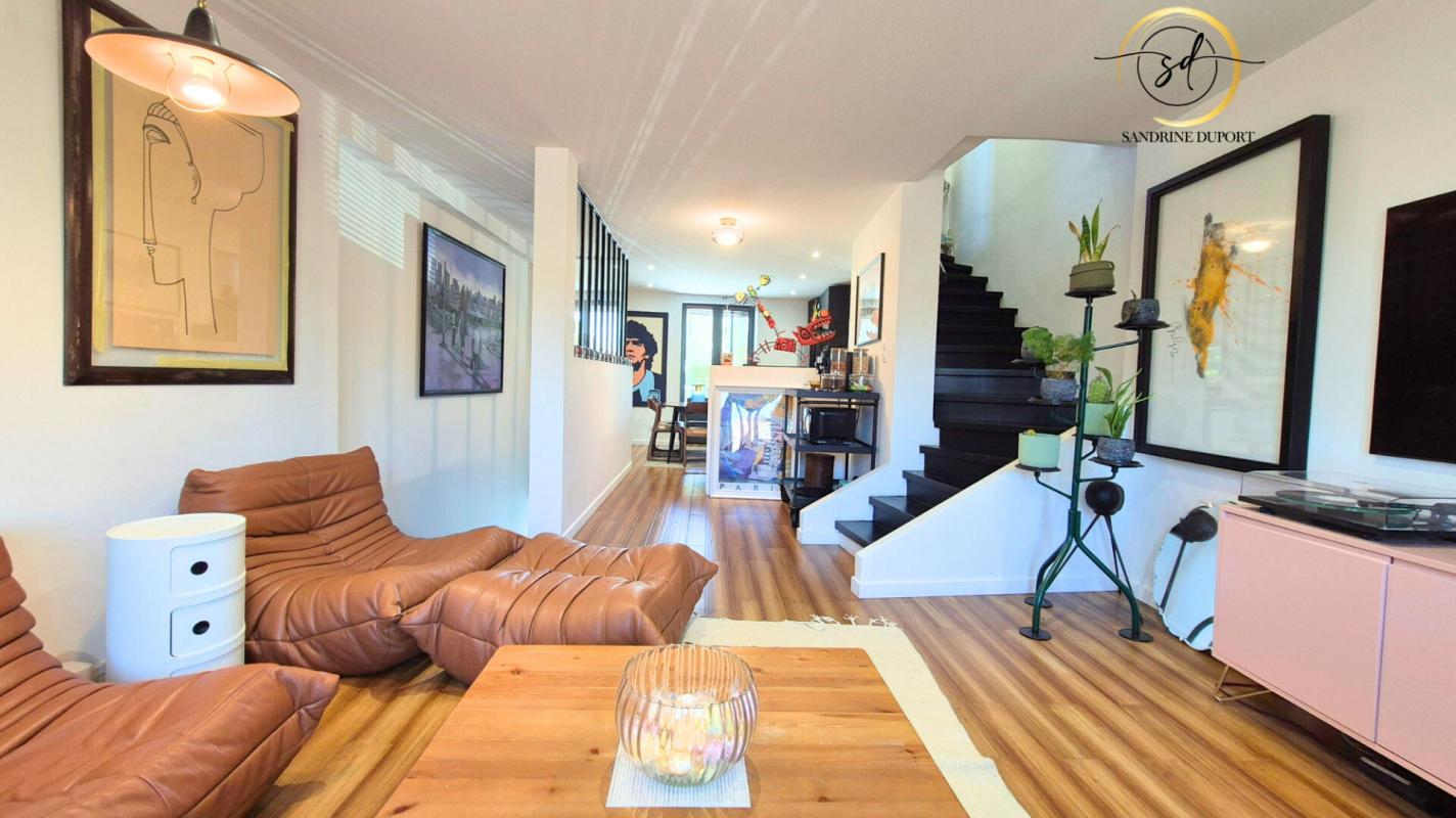 LABASTIDE-D'ANJOU Maison rénovée R+2 de 118m2  comprenant T2 + DUPLEX T3 sans vis a vis 2