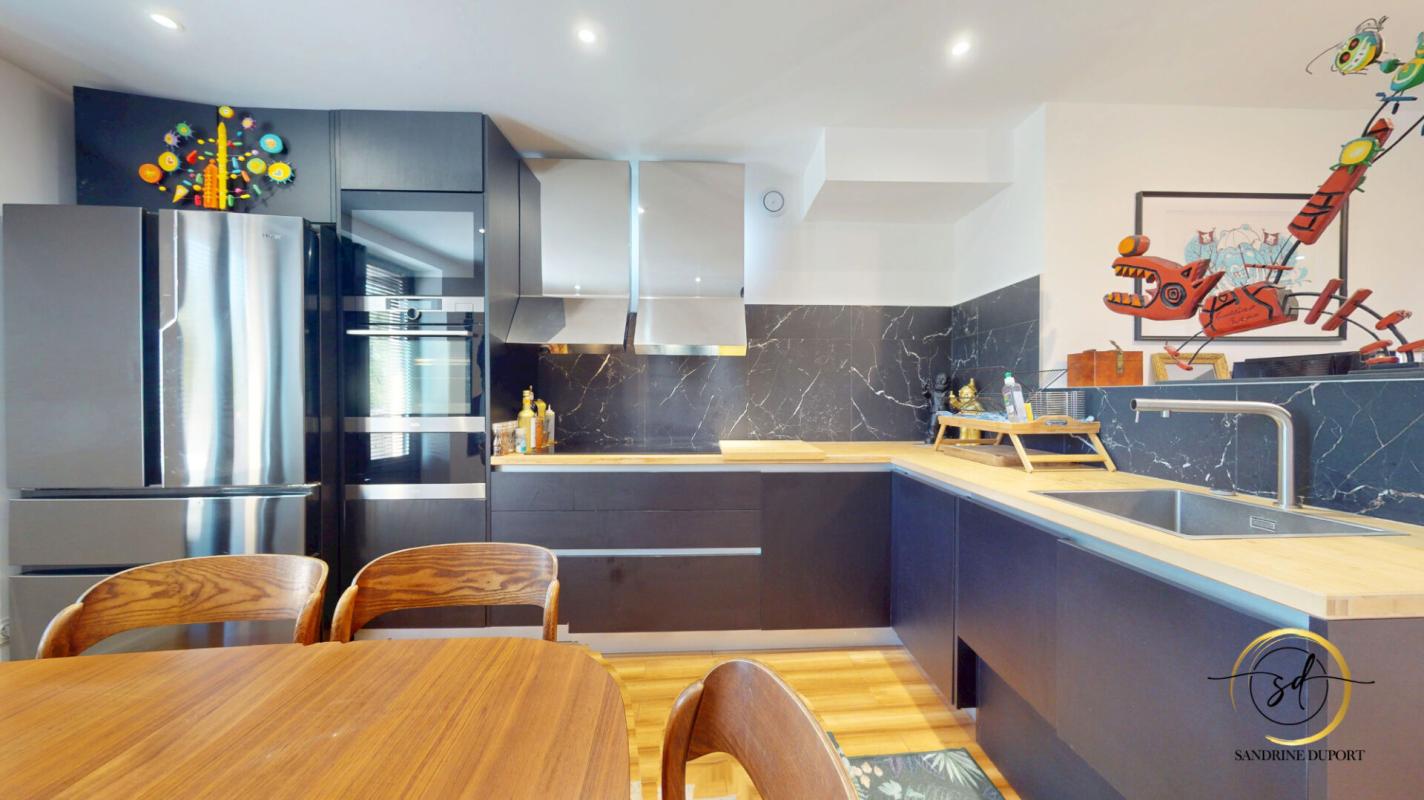 LABASTIDE-D'ANJOU Maison rénovée R+2 de 118m2  comprenant T2 + DUPLEX T3 sans vis a vis 6