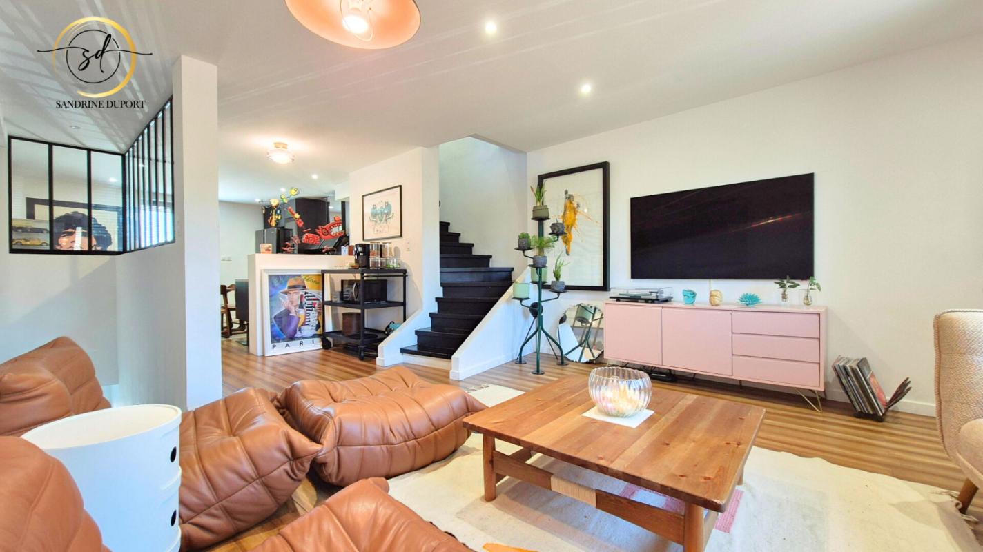 LABASTIDE-D'ANJOU Maison rénovée R+2 de 118m2  comprenant T2 + DUPLEX T3 sans vis a vis 7