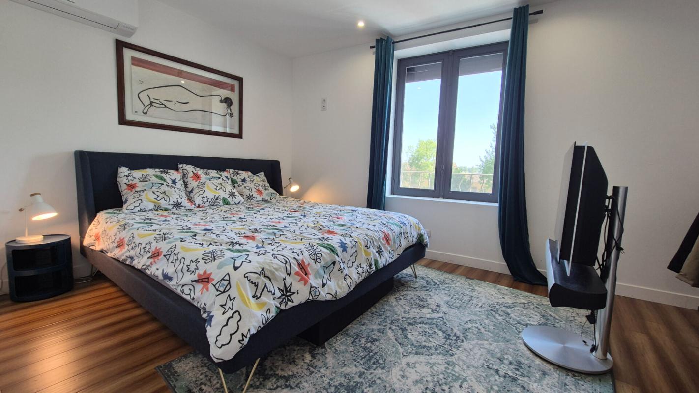 LABASTIDE-D'ANJOU Maison rénovée R+2 de 118m2  comprenant T2 + DUPLEX T3 sans vis a vis 8