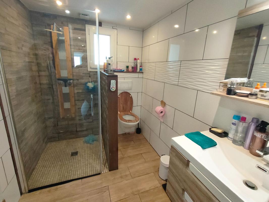 SAINT-GEORGES-DU-BOIS Maison Saint Georges Du Bois 9 pièce(s) 210 m2 10