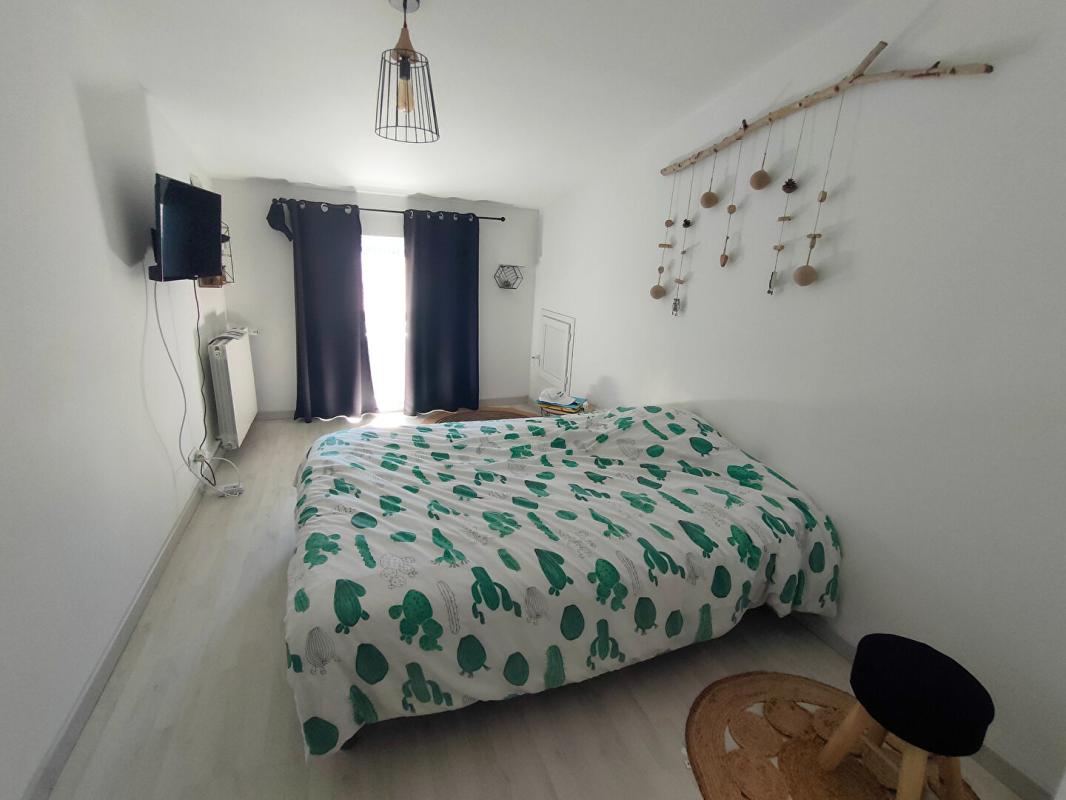 SAINT-GEORGES-DU-BOIS Maison Saint Georges Du Bois 9 pièce(s) 210 m2 12