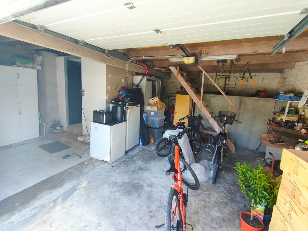 SAINT-GEORGES-DU-BOIS Maison Saint Georges Du Bois 9 pièce(s) 210 m2 15