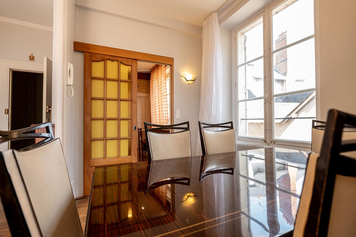 BLOIS LIEUX UNIQUES ® x PROPRIÉTÉS PRIVÉES PROPOSE APPARTEMENT HYPER-CENTRE DE BLOIS 77 M² 10