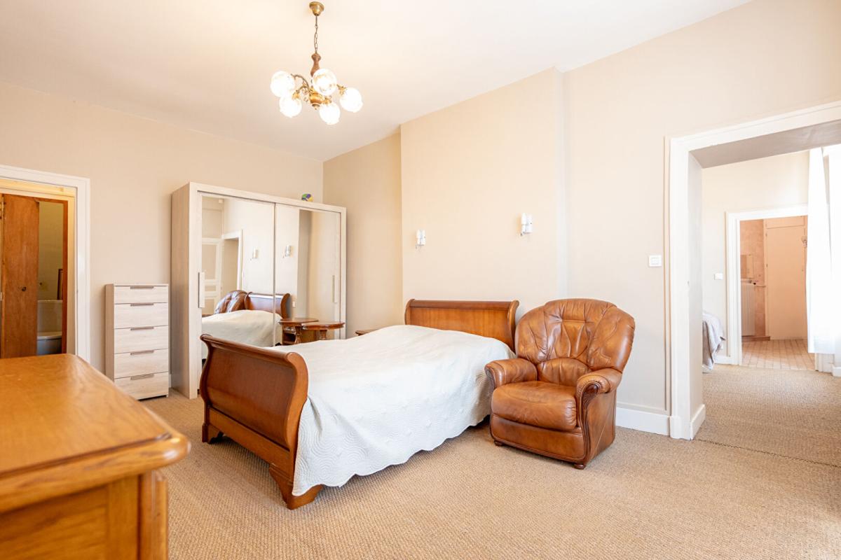 BLOIS LIEUX UNIQUES ® x PROPRIÉTÉS PRIVÉES PROPOSE APPARTEMENT HYPER-CENTRE DE BLOIS 77 M² 15