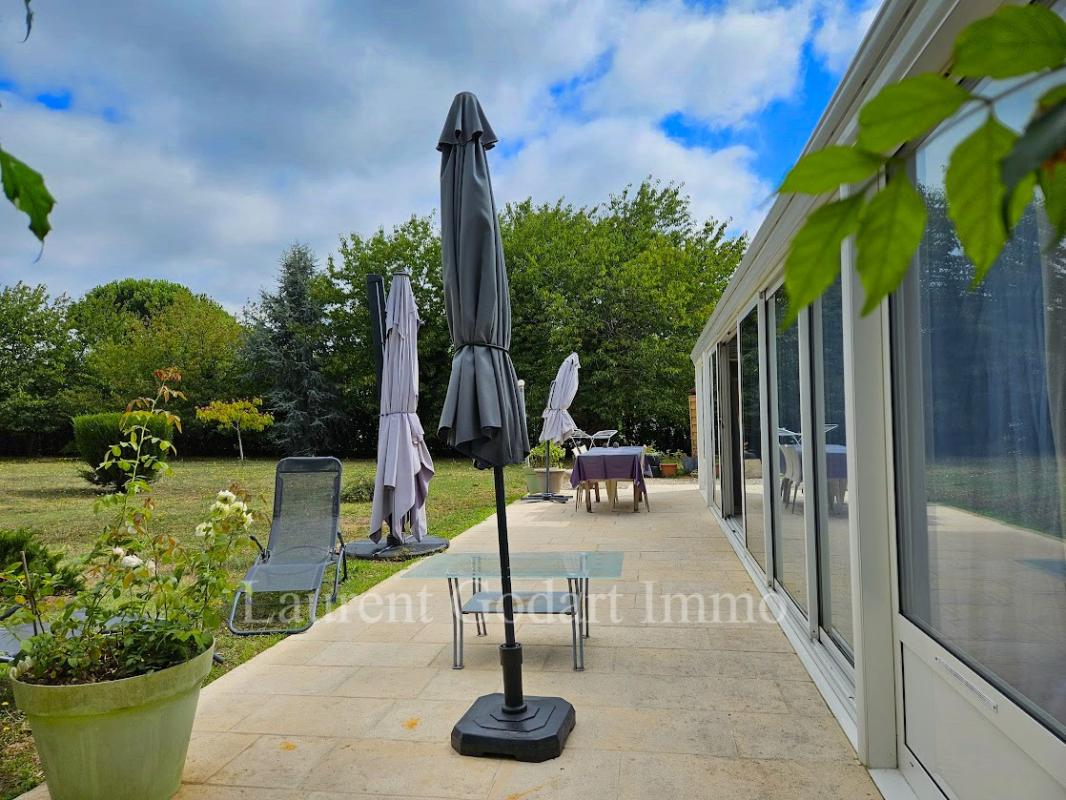 VILLENEUVE-SUR-LOT Maison de 350m² avec piscine sur terrain clos de 3500m² 12