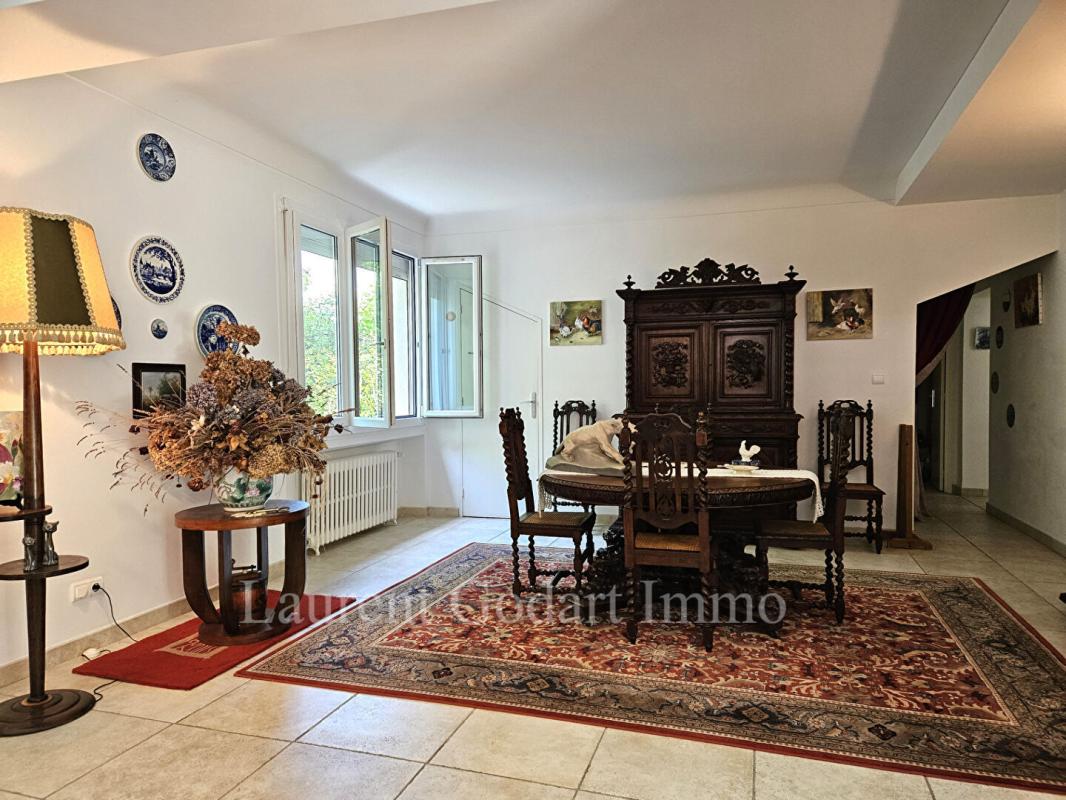 VILLENEUVE-SUR-LOT Maison de 350m² avec piscine sur terrain clos de 3500m² 5