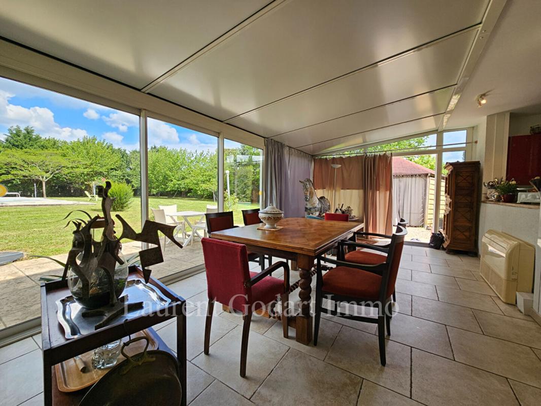 VILLENEUVE-SUR-LOT Maison de 350m² avec piscine sur terrain clos de 3500m² 6