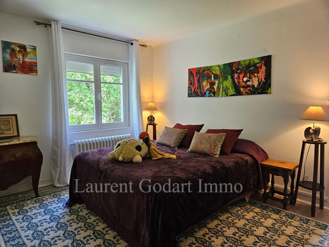 VILLENEUVE-SUR-LOT Maison de 350m² avec piscine sur terrain clos de 3500m² 8