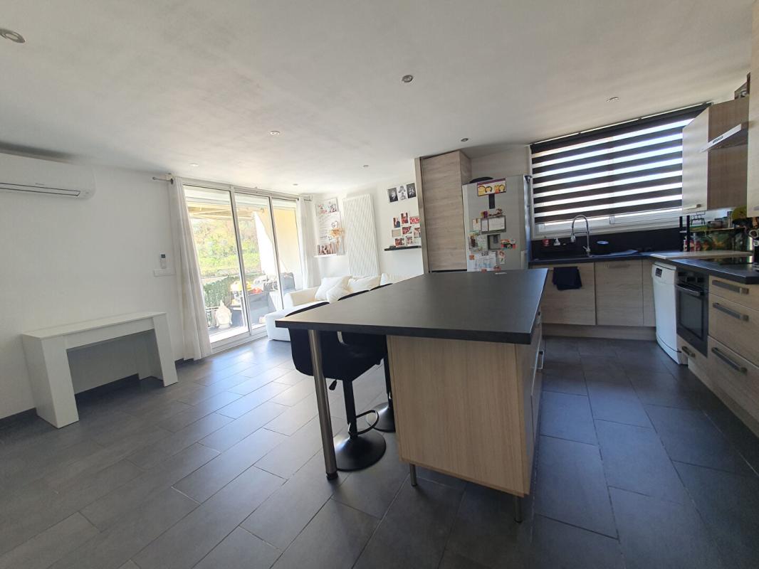 MARSEILLE-11E-ARRONDISSEMENT MARSEILLE (13011) APPARTEMENT T4 3