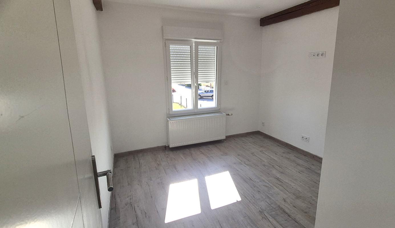 ECLARON-BRAUCOURT-SAINTE-LIVIERE Belle Demeure Contemporaine ou Maison de Caractère en Pierre de 181m² entièrement rénovée avec sa vaste Cour, Terrasse et Terrain clos, arboré et Constructible de 1821 m² 14