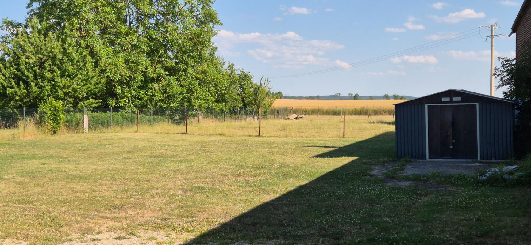 ECLARON-BRAUCOURT-SAINTE-LIVIERE Belle Demeure Contemporaine ou Maison de Caractère en Pierre de 181m² entièrement rénovée avec sa vaste Cour, Terrasse et Terrain clos, arboré et Constructible de 1821 m² 18
