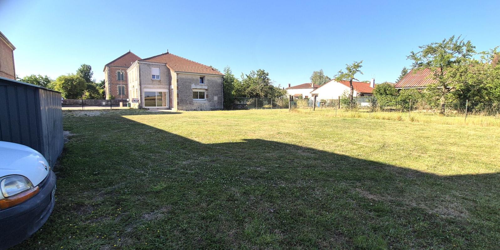 ECLARON-BRAUCOURT-SAINTE-LIVIERE Belle Demeure Contemporaine ou Maison de Caractère en Pierre de 181m² entièrement rénovée avec sa vaste Cour, Terrasse et Terrain clos, arboré et Constructible de 1821 m² 6