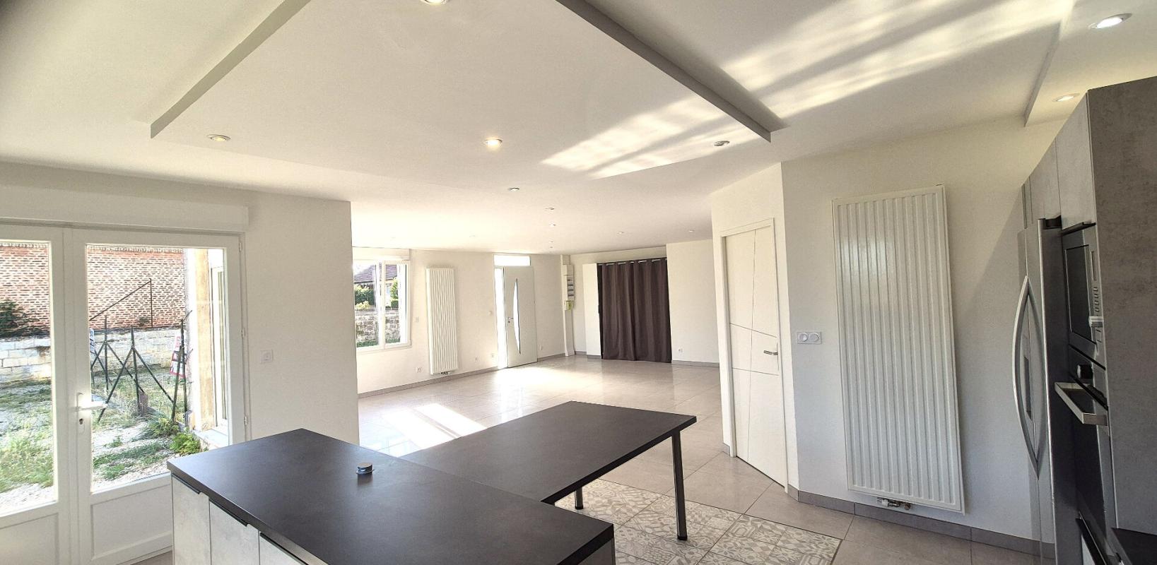 ECLARON-BRAUCOURT-SAINTE-LIVIERE Belle Demeure Contemporaine ou Maison de Caractère en Pierre de 181m² entièrement rénovée avec sa vaste Cour, Terrasse et Terrain clos, arboré et Constructible de 1821 m² 7