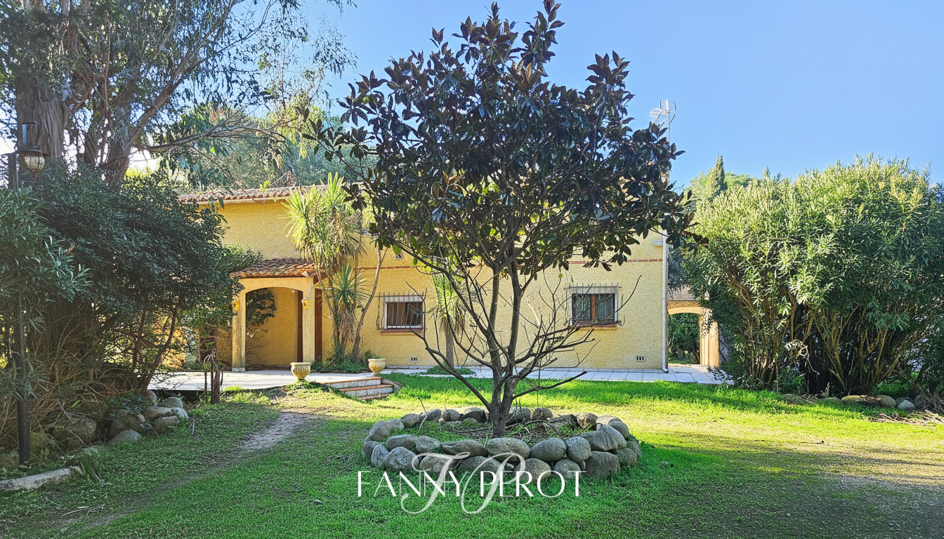 ARGELES-SUR-MER A Argelès, maison de caractère de 220 m² sur grande parcelle arborée avec piscine 1
