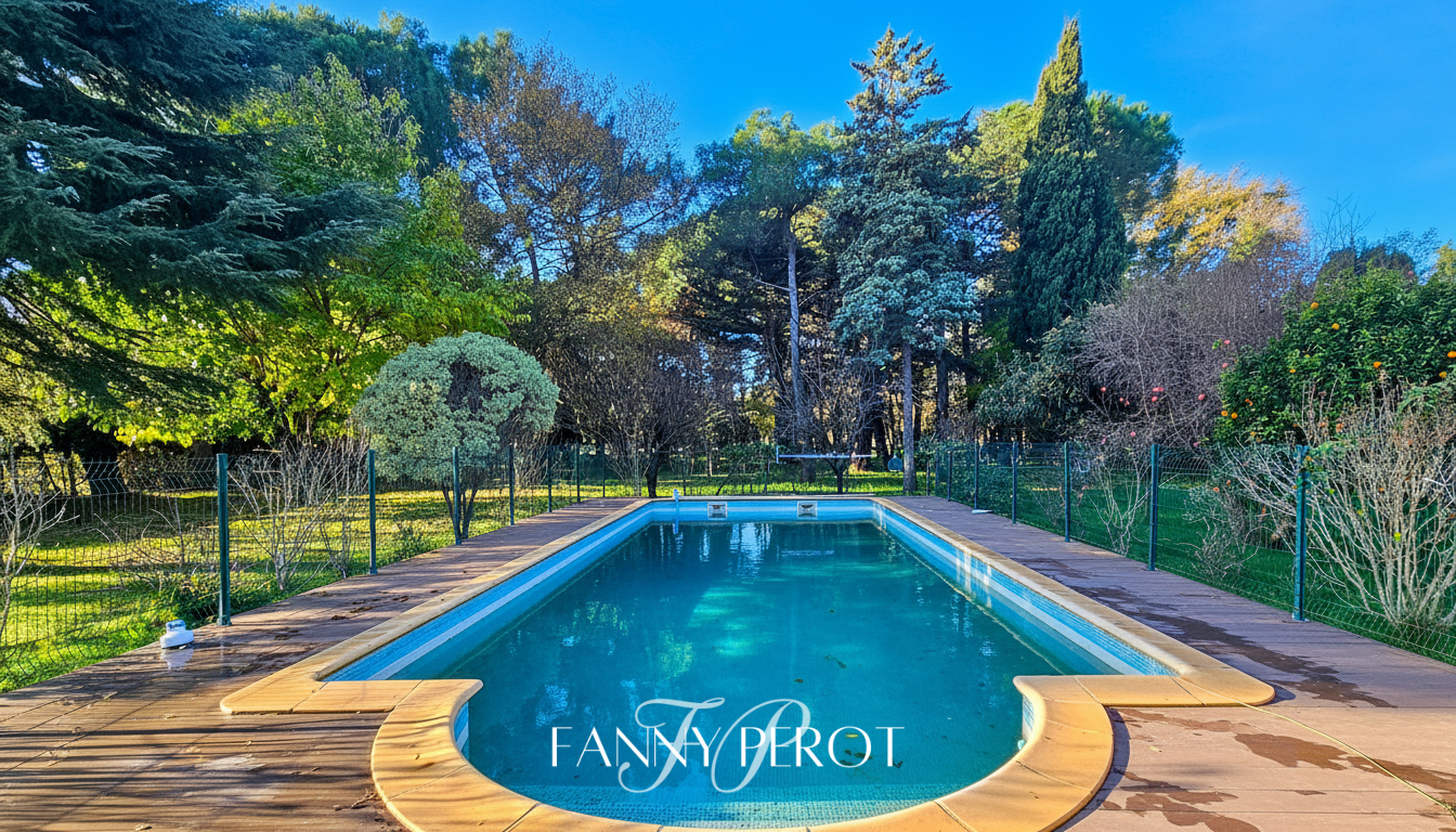 ARGELES-SUR-MER A Argelès, maison de caractère de 220 m² sur grande parcelle arborée avec piscine 2