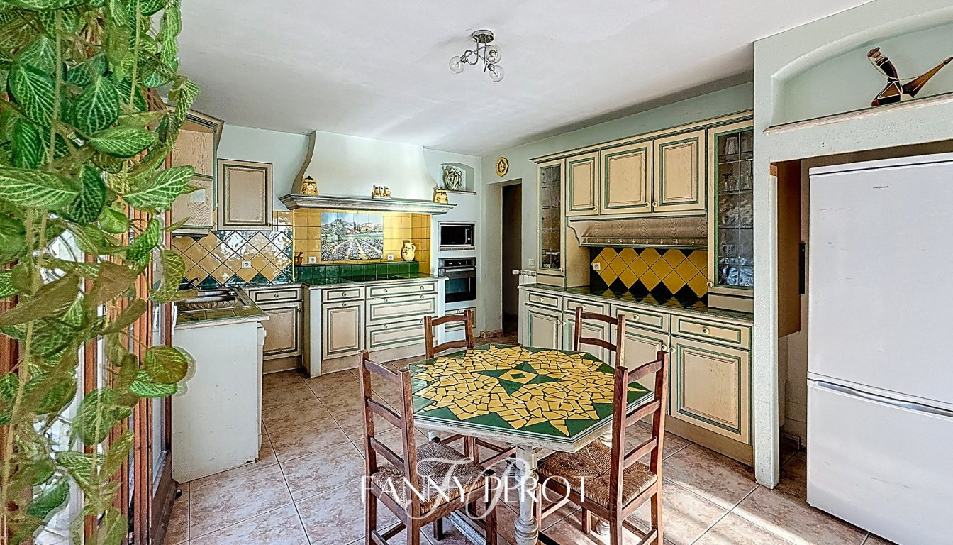 ARGELES-SUR-MER A Argelès, maison de caractère de 220 m² sur grande parcelle arborée avec piscine 7