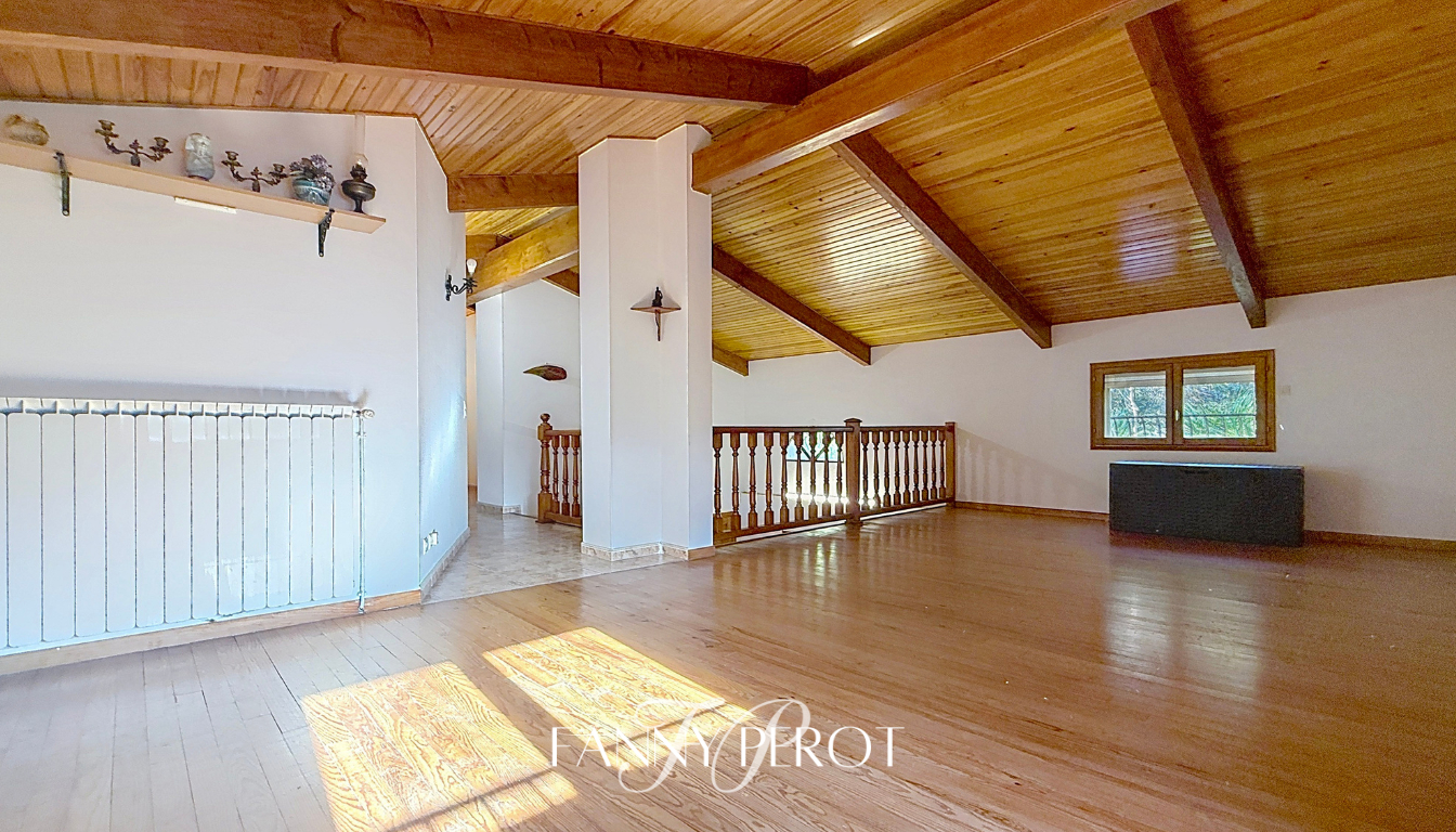 ARGELES-SUR-MER A Argelès, maison de caractère de 220 m² sur grande parcelle arborée avec piscine 9