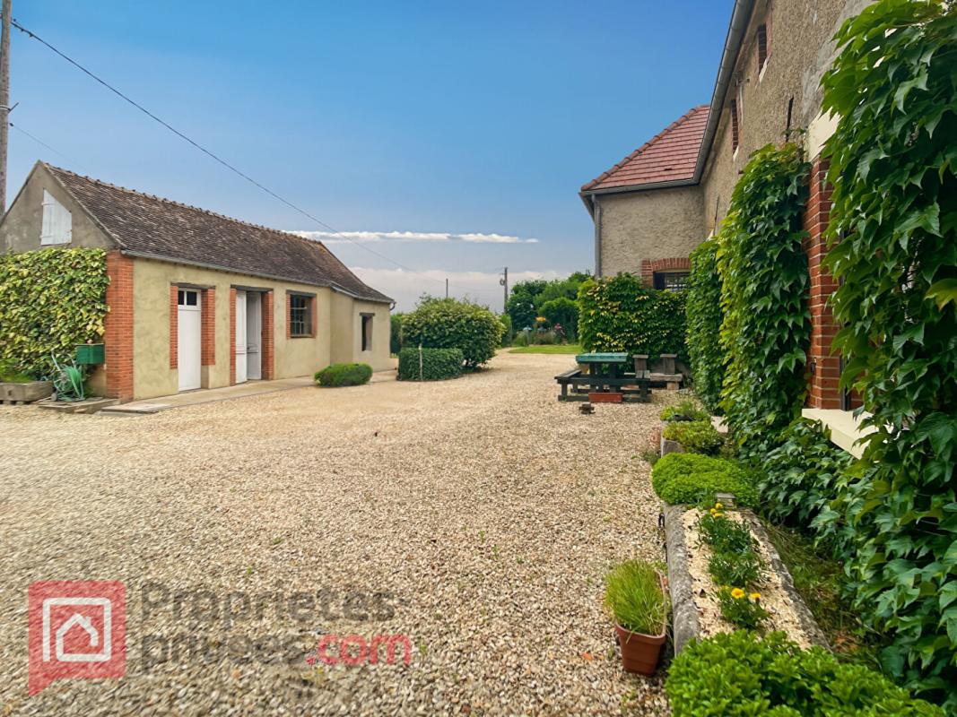 MONTIGNY-LA-RESLE Maison Montigny La Resle 7 pièce(s) 204 m2 2