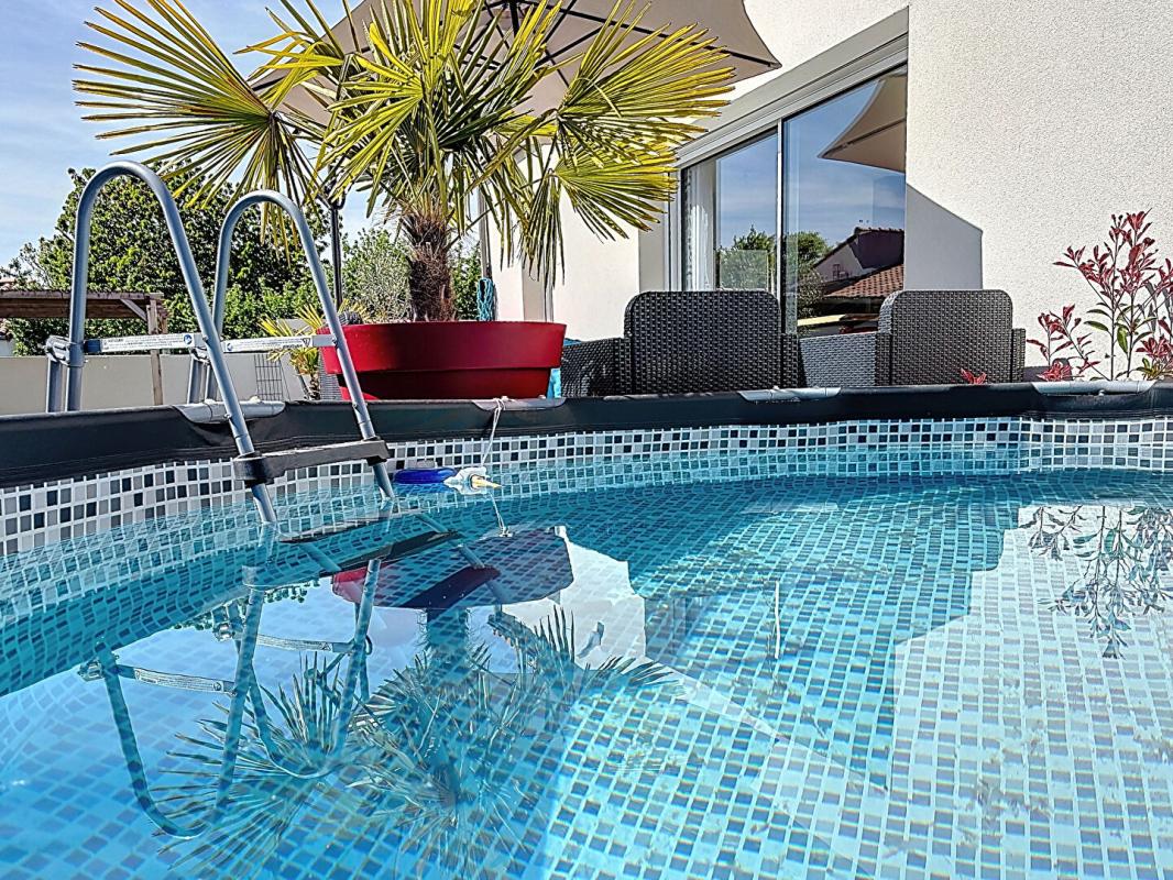 SAINT-JEAN-DE-LIVERSAY Maison de plain-pied de 2023 -107 m2 - 4 chambres - Jardin paysagé - Classe énergie A - Garage 7