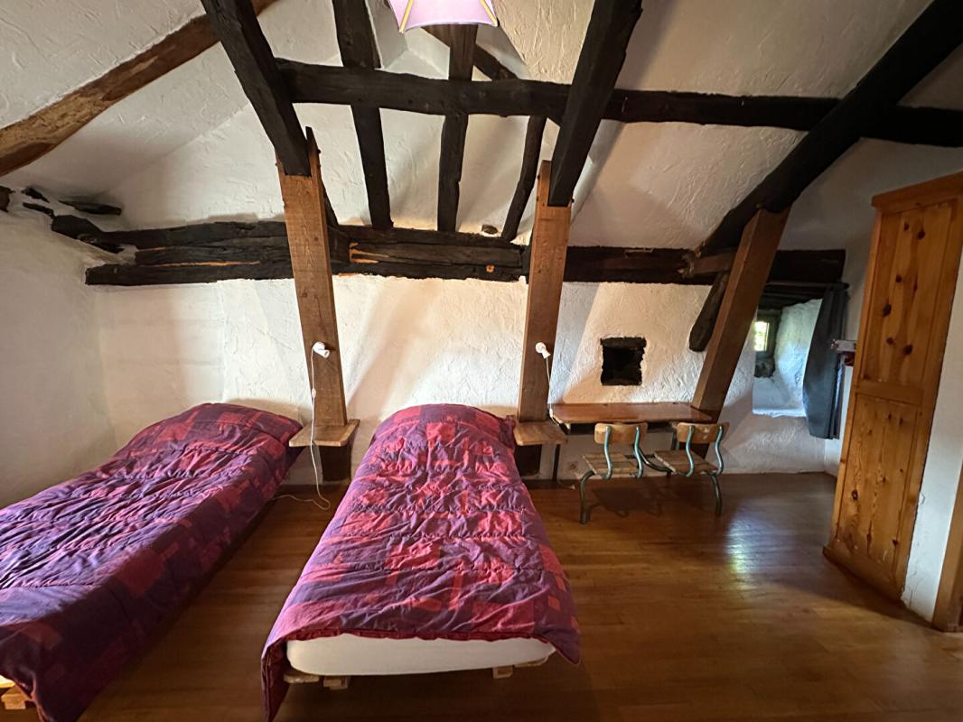 SAINT-ANDRE-LACHAMP Maison Saint Andre Lachamp 16 pièce(s) 300 m2 17