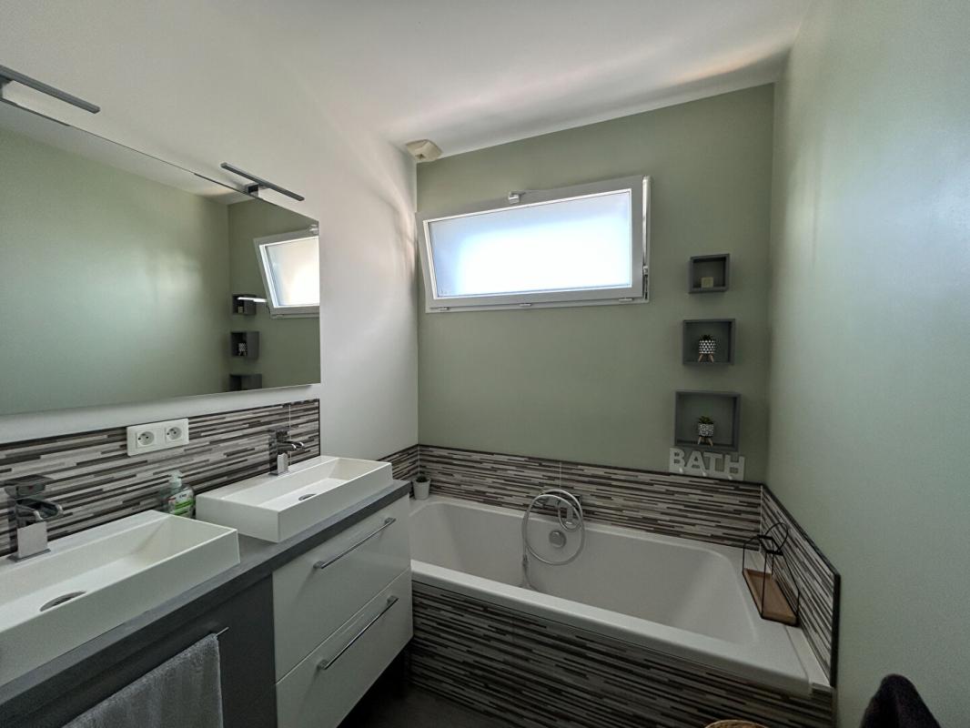 DIVATTE-SUR-LOIRE Maison La Chapelle Basse Mer 7 pièce(s) 190 m2 10