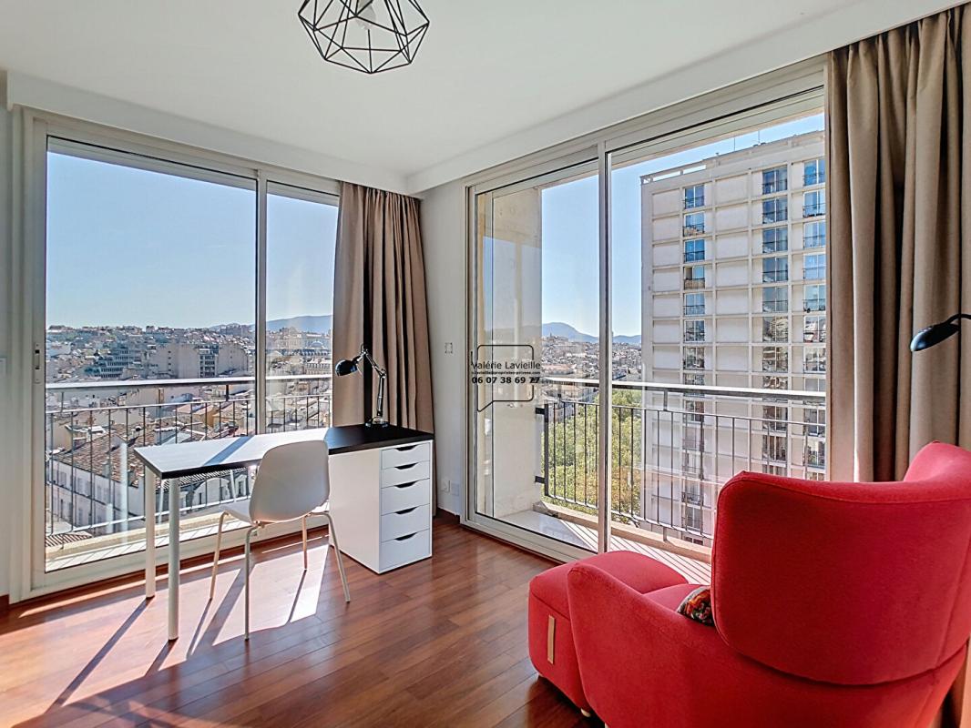 MARSEILLE-1ER-ARRONDISSEMENT Marseille (13001) - BOURSE - VIEUX PORT - T4/5 - location meublée  - 91 m2 - Vue Panoramique et balcons 12