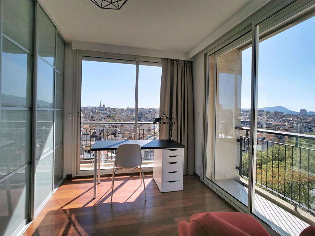 MARSEILLE-1ER-ARRONDISSEMENT Marseille (13001) - BOURSE - VIEUX PORT - T4/5 - location meublée  - 91 m2 - Vue Panoramique et balcons 13