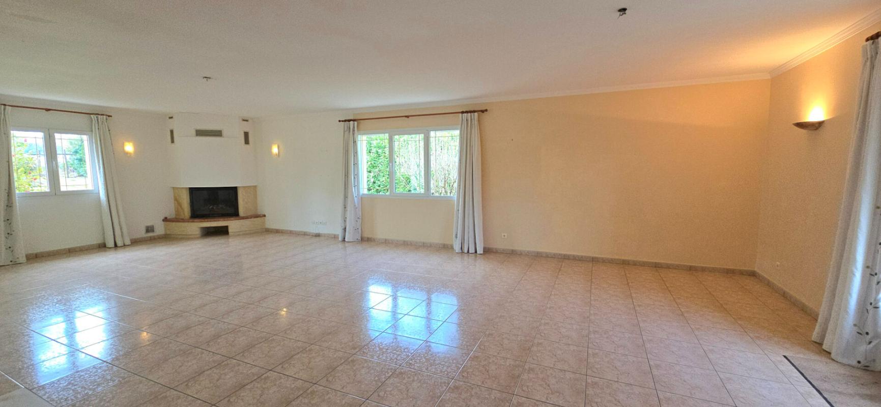 MARSAC-SUR-L'ISLE Maison individuelle de standing, avec piscine et double garage 7