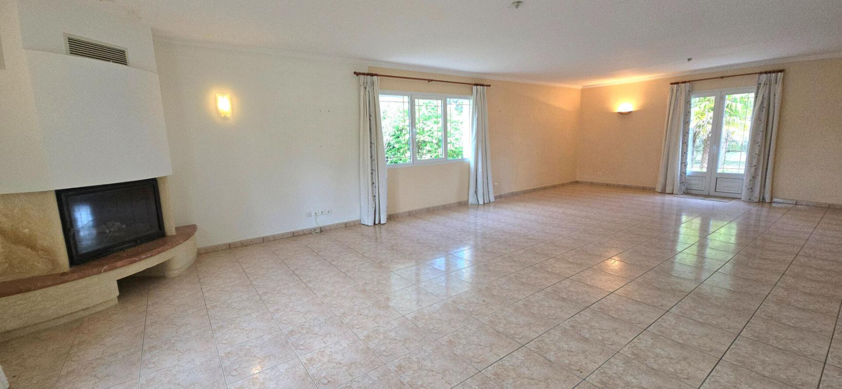 MARSAC-SUR-L'ISLE Maison individuelle de standing, avec piscine et double garage 8