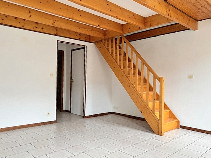 SURGERES Maison Saint Pierre La Noue 77 m2, 2 chambres, bureau garage et extérieur 3