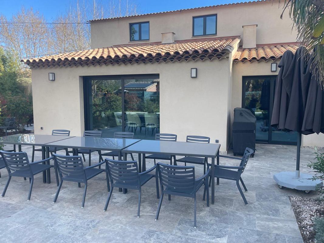 SANARY-SUR-MER Maison Sanary Sur Mer 7 pièce(s) 165 m2 A 1KLM DE LA MER 3