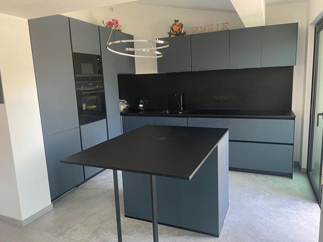 SANARY-SUR-MER Maison Sanary Sur Mer 7 pièce(s) 165 m2 A 1KLM DE LA MER 5