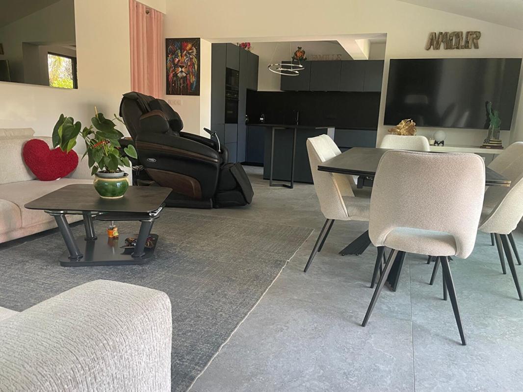 SANARY-SUR-MER Maison Sanary Sur Mer 7 pièce(s) 165 m2 A 1KLM DE LA MER 6