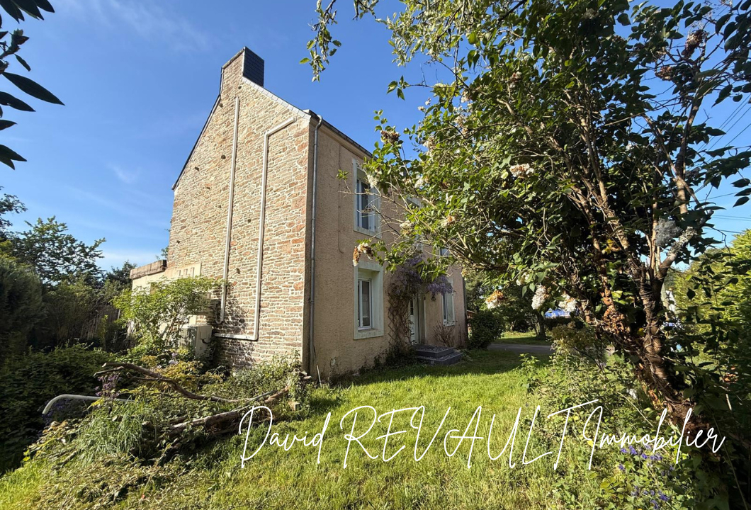 LE COURS Maison Le Cours 7 pièce(s) 135 m2 1