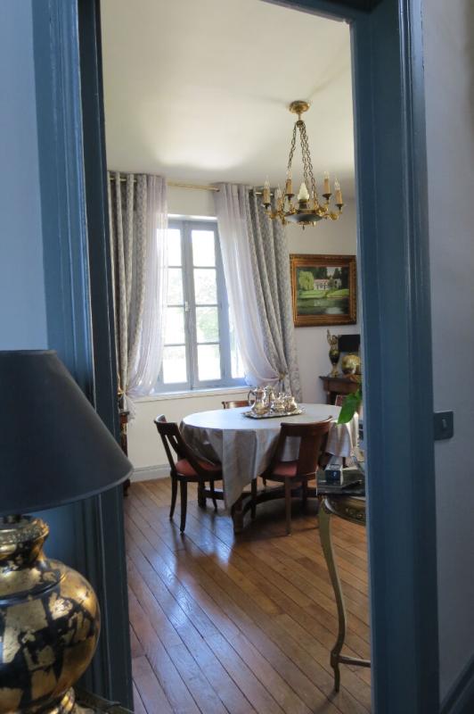 FONTENAY-LE-COMTE Maison de famille de caractère, jardin et piscine 3