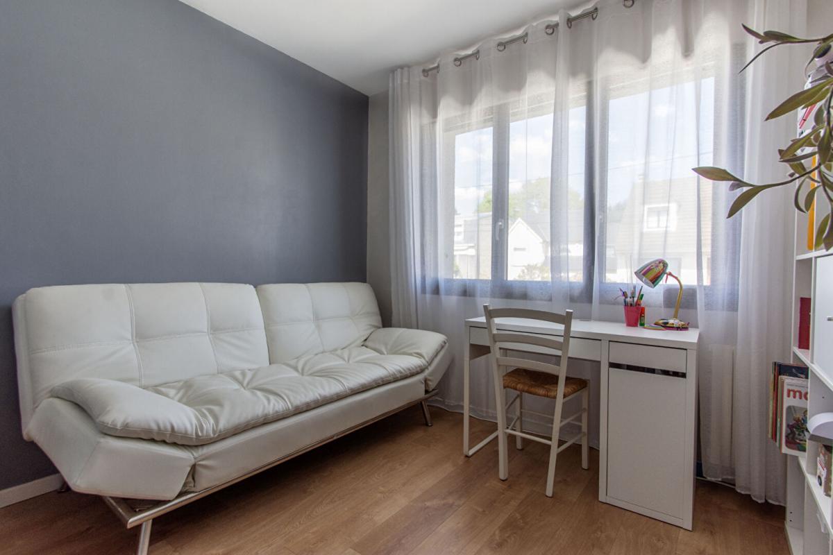 SAINTE-GENEVIEVE-DES-BOIS Maison Sainte Genevieve Des Bois 7 pièce(s) 138 m2 hab - 152 m² au sol 11