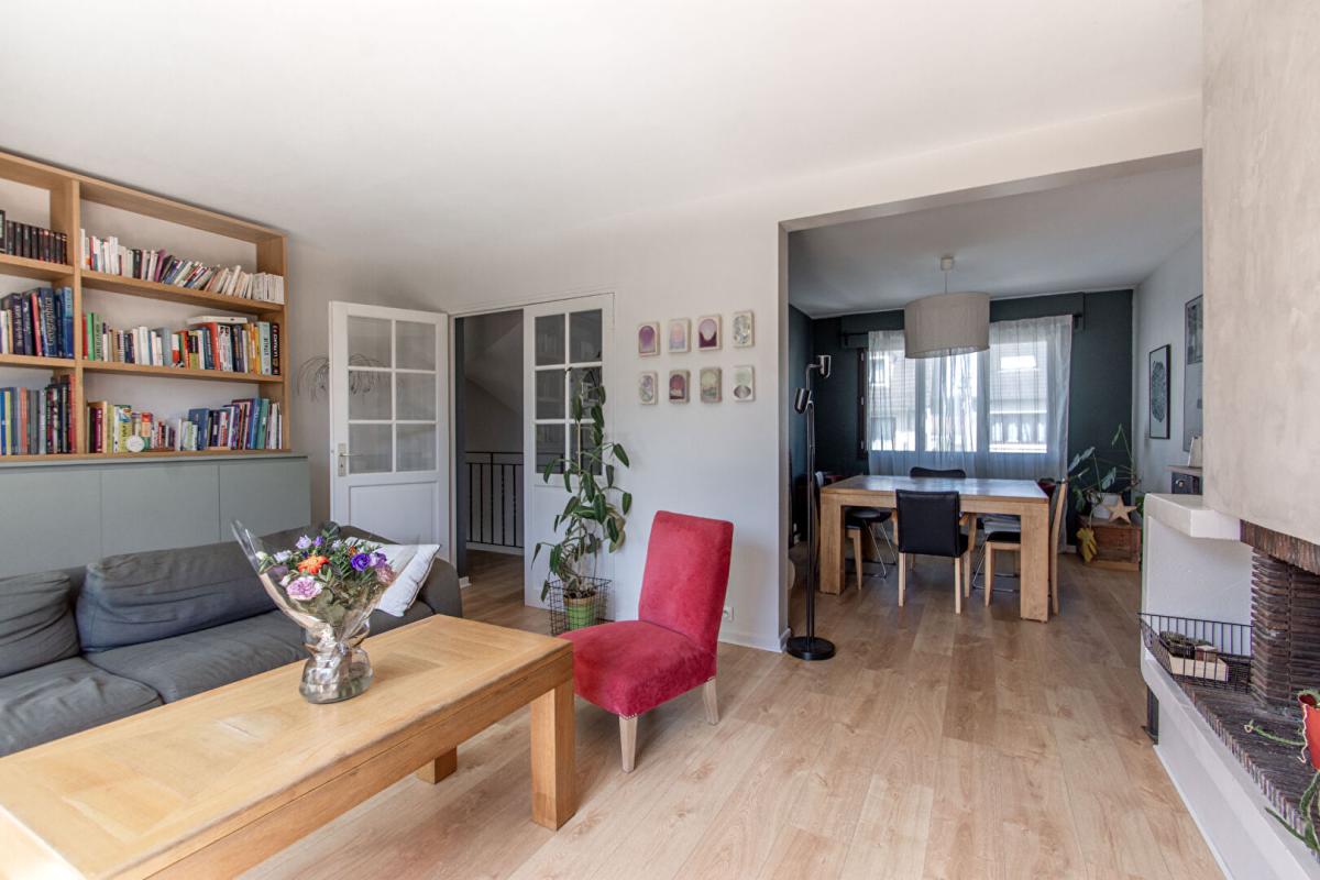 SAINTE-GENEVIEVE-DES-BOIS Maison Sainte Genevieve Des Bois 7 pièce(s) 138 m2 hab - 152 m² au sol 5