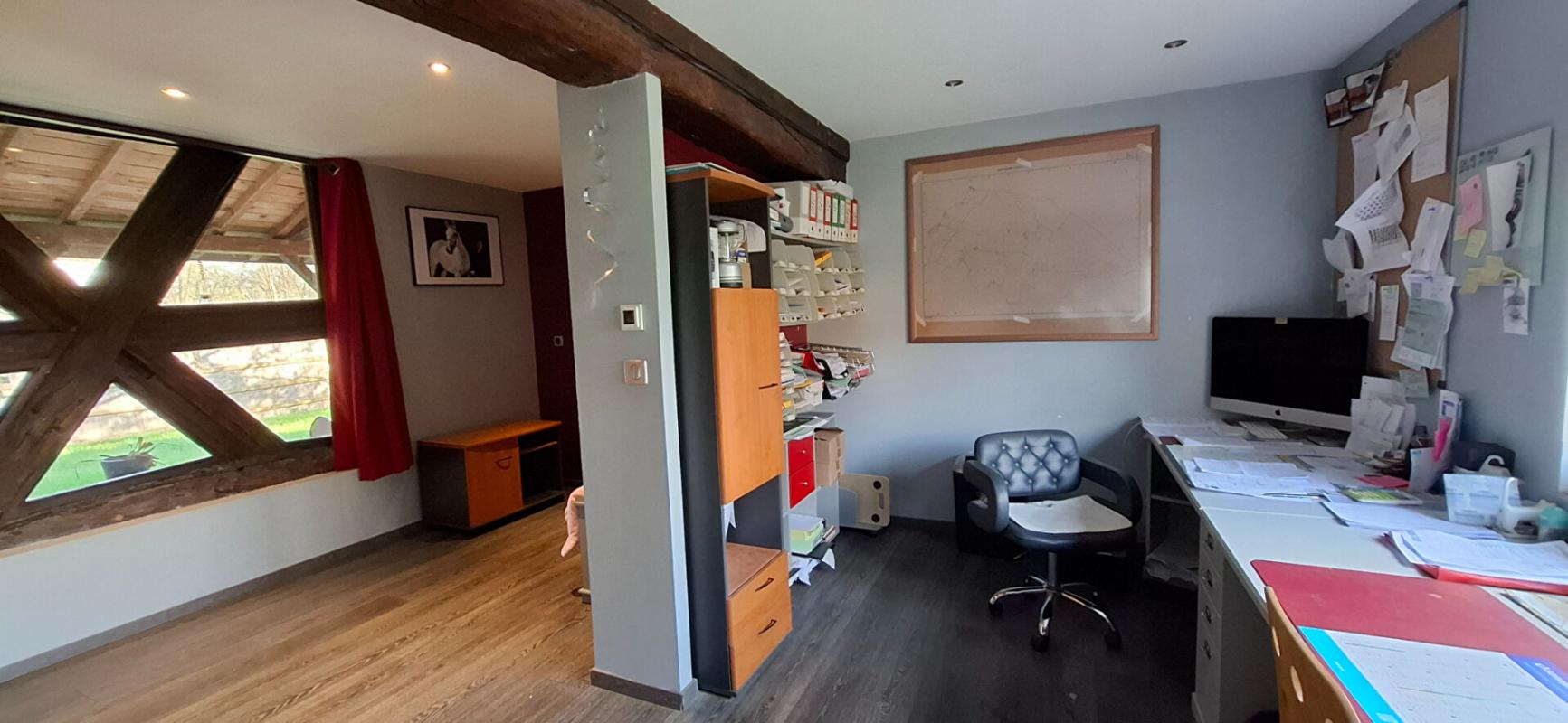 SAINT-ANDRE-D'HUIRIAT Propriété équestre  dans l 'Ain sur 11 hectares 15