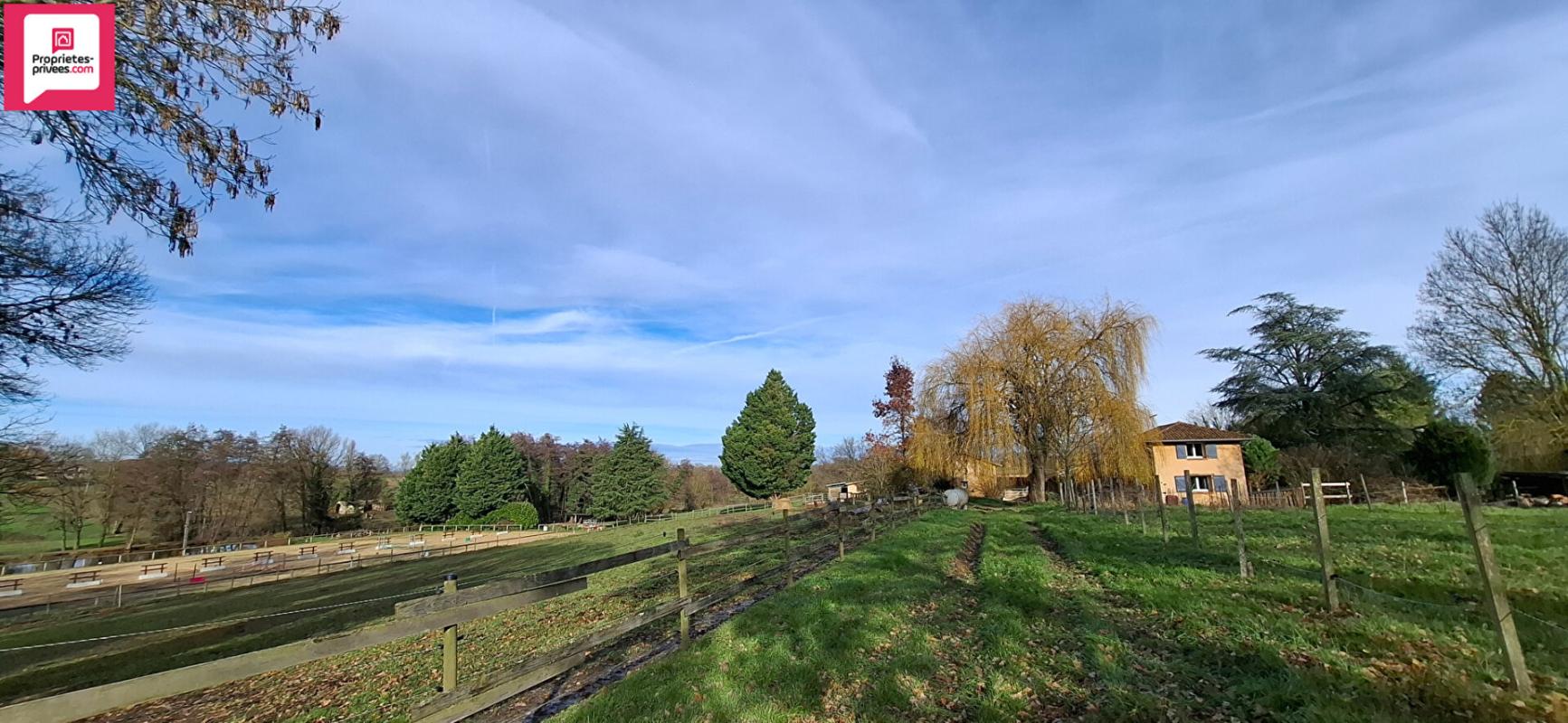 SAINT-ANDRE-D'HUIRIAT Propriété équestre  dans l 'Ain sur 11 hectares 6
