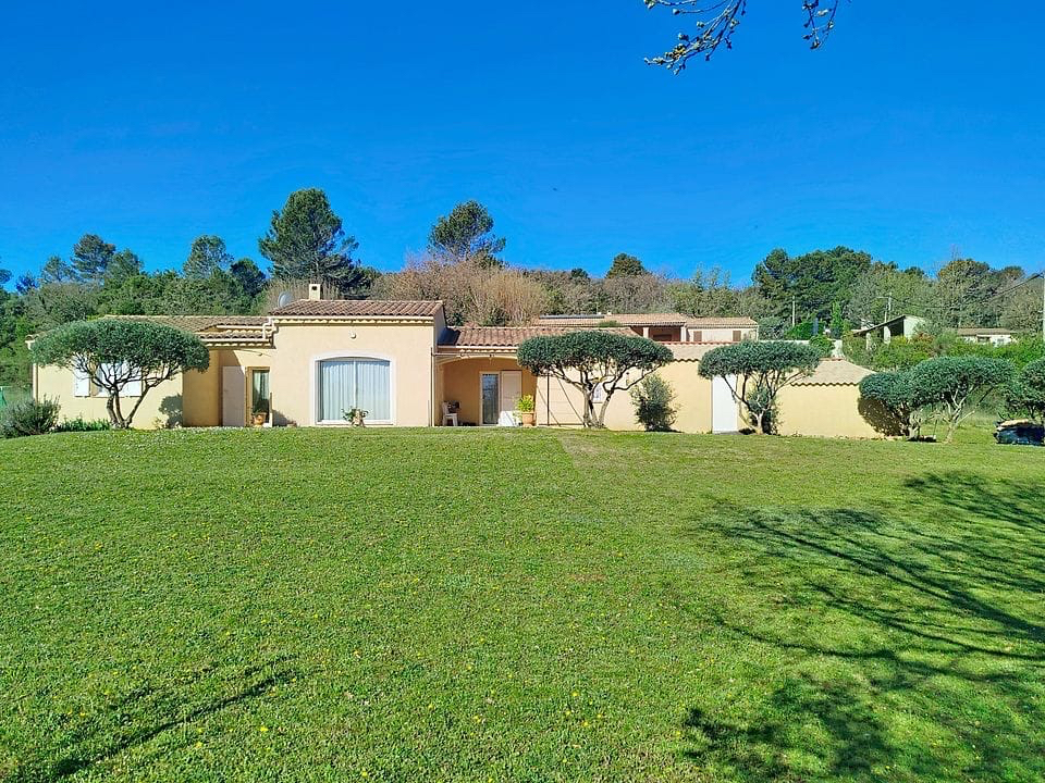 MONTMEYAN Maison Montmeyan 5 pièce(s) 113 m2 avec garage 1