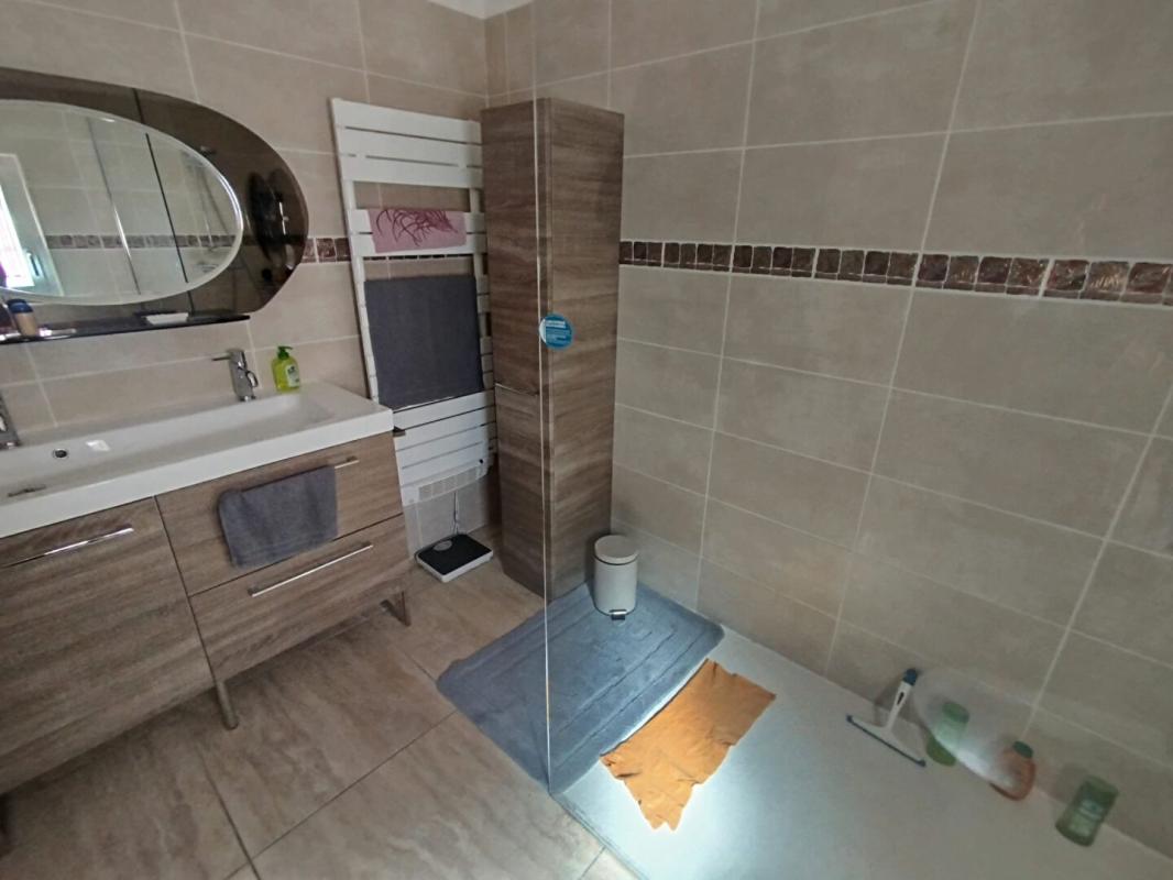 MONTMEYAN Maison Montmeyan 5 pièce(s) 113 m2 avec garage 10