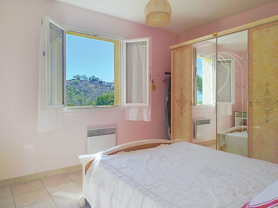 MONTMEYAN Maison Montmeyan 5 pièce(s) 113 m2 avec garage 12