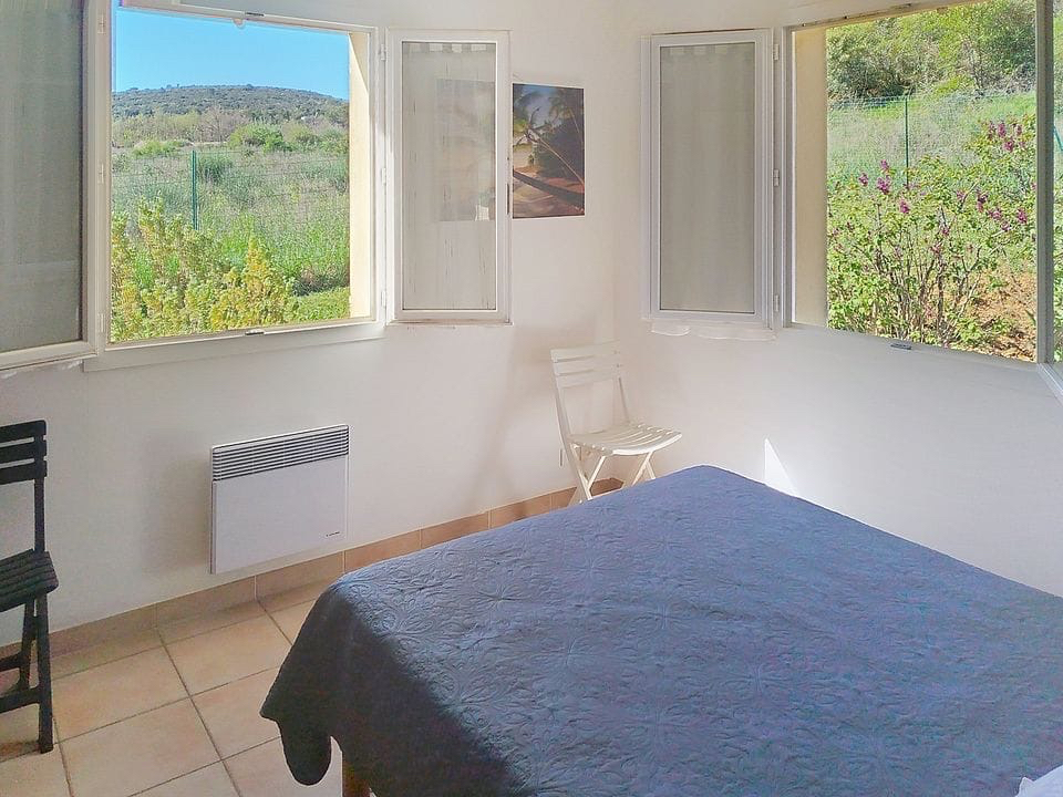 MONTMEYAN Maison Montmeyan 5 pièce(s) 113 m2 avec garage 15