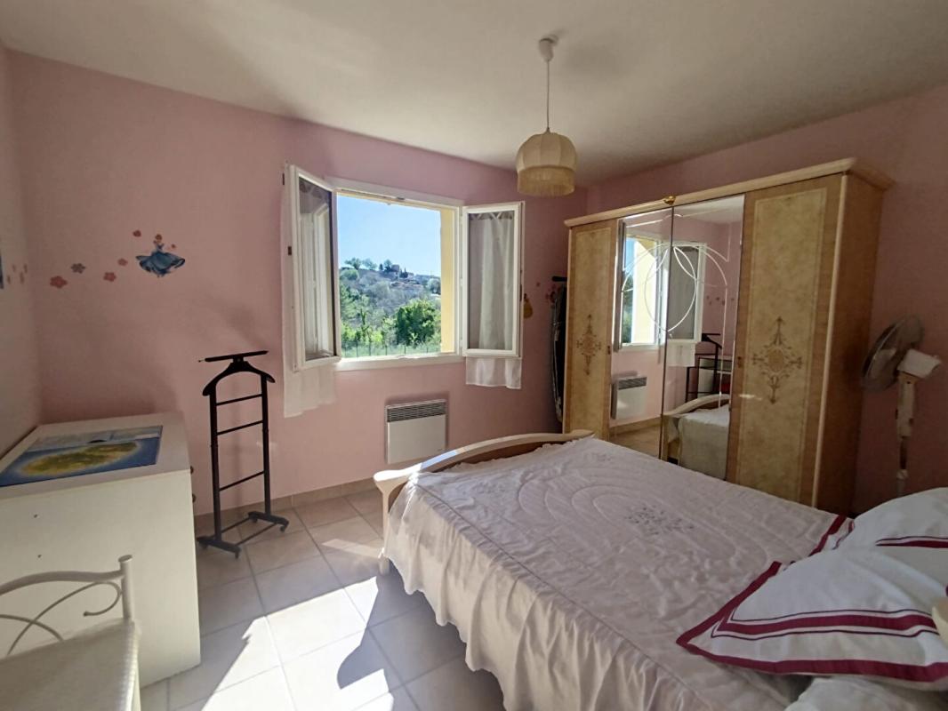 MONTMEYAN Maison Montmeyan 5 pièce(s) 113 m2 avec garage 8