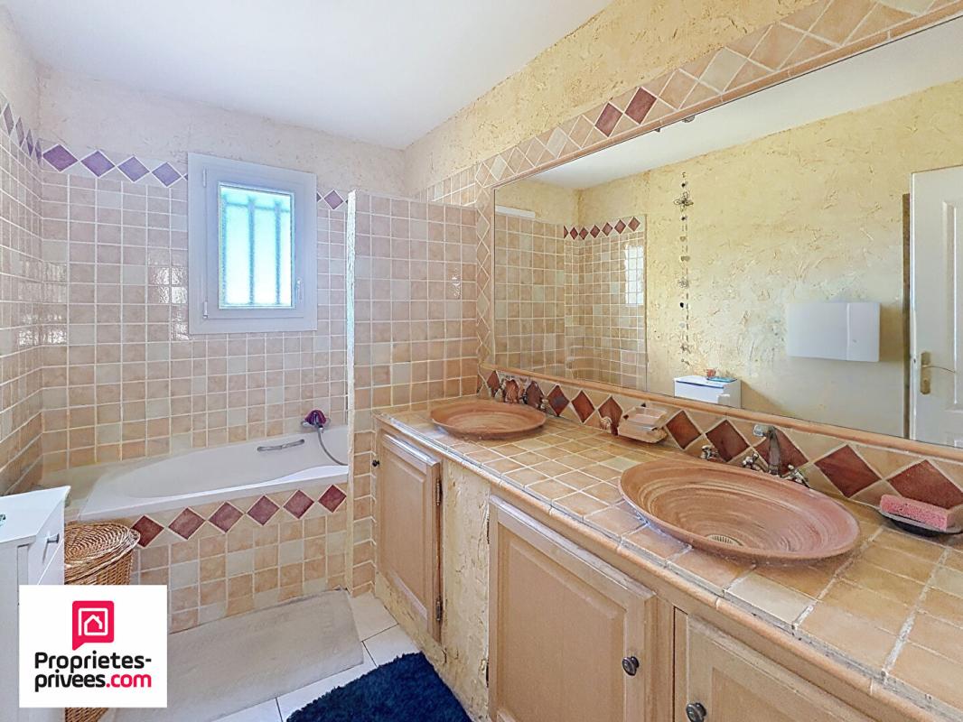 RIANS Rians Villa T5 de plain pied avec garage sur 990 m² 14