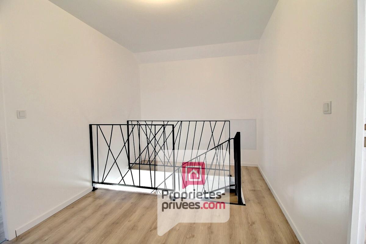 MONTARGIS 12 mn Gare de MONTARGIS - A VENDRE MAISON CONTEMPORAINE RECENTE 5 PIECES, 4 CHAMBRES + STUDIO INDEPENDANT, TERRAIN CLOS 3476 m2 10