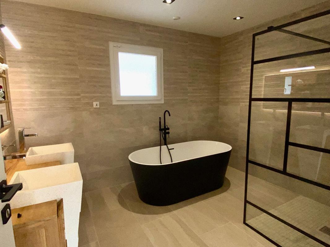 MONTARGIS 12 mn Gare de MONTARGIS - A VENDRE MAISON CONTEMPORAINE RECENTE 5 PIECES, 4 CHAMBRES + STUDIO INDEPENDANT, TERRAIN CLOS 3476 m2 13