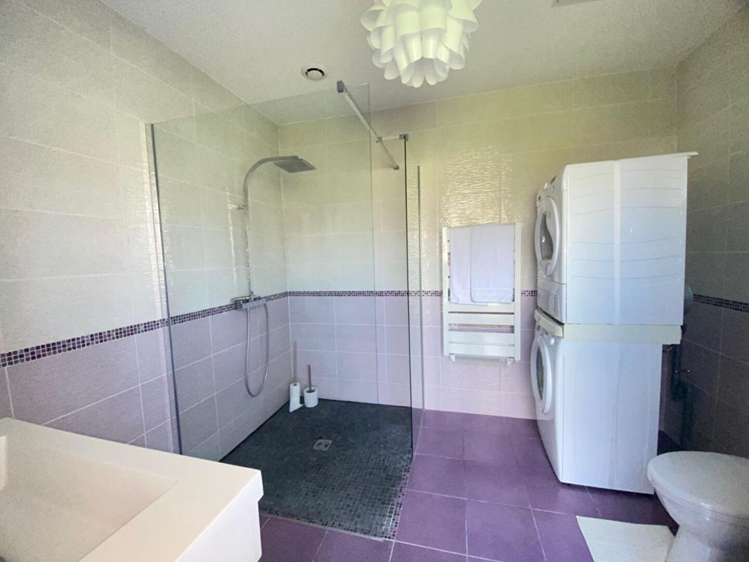 MONTARGIS 12 mn Gare de MONTARGIS - A VENDRE MAISON CONTEMPORAINE RECENTE 5 PIECES, 4 CHAMBRES + STUDIO INDEPENDANT, TERRAIN CLOS 3476 m2 17