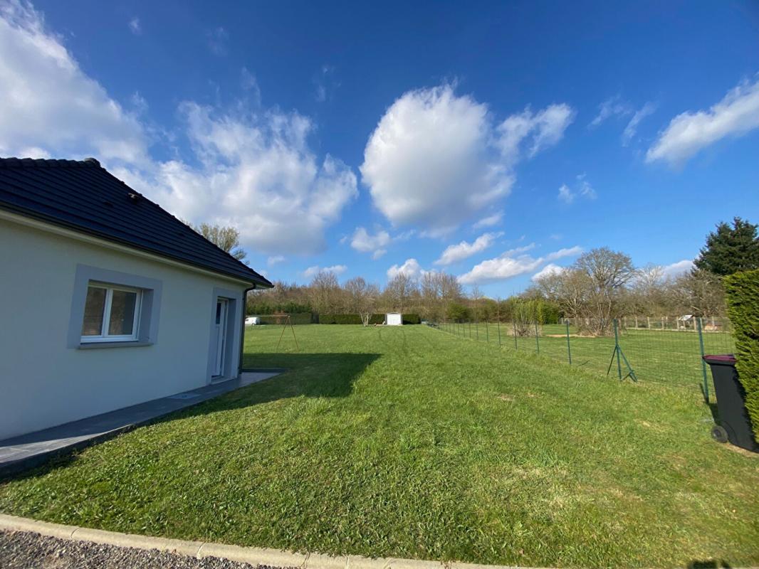 MONTARGIS 12 mn Gare de MONTARGIS - A VENDRE MAISON CONTEMPORAINE RECENTE 5 PIECES, 4 CHAMBRES + STUDIO INDEPENDANT, TERRAIN CLOS 3476 m2 18